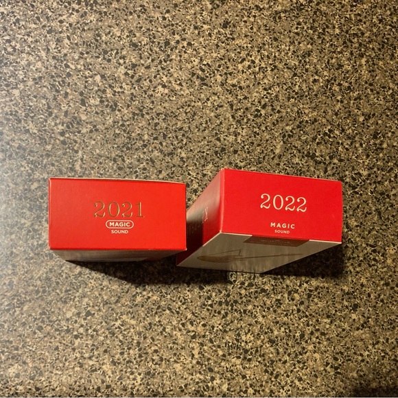 Hallmark Magic Sound Guitar Ornaments 2021 and 2022 - Picture 5 of 12